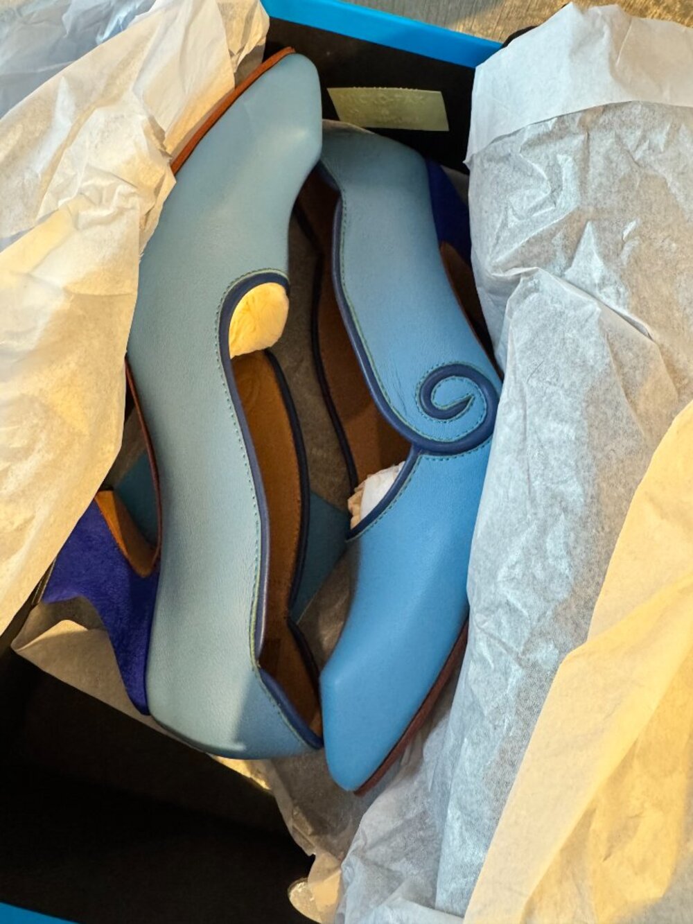 NWT JOHN FLUEVOG CLARA in Blue 8.5 - Picture 9 of 9